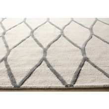 8' x 10' Cream and Light Gray Hand-tufted Wool Grid Rug